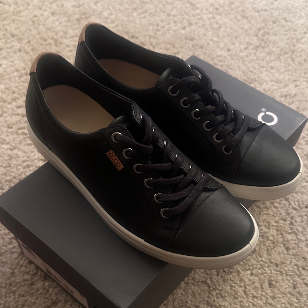 Ecco Women's Black and White Sneakers 7